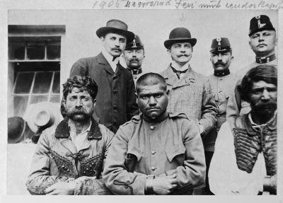 A nagyv�radi rend�rkapit�ny elfogott b�n�z�kkel, 1905, Magyar Nemzeti M�zeum T�rt�neti F�nyk�pt�r