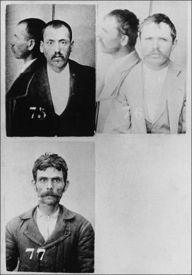 A szocialist�k nyilv�ntart�sa c�lj�b�l k�sz�ttetett album egyik lapja, 1898, Magyar Nemzeti M�zeum T�rt�neti F�nyk�pt�r