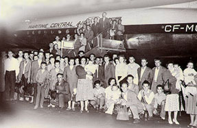 Hungarian 1956 refugees arrive in Canada
