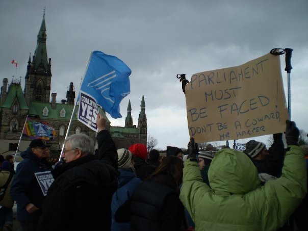 Ne légy gyáva, Mr. Harper! -- Kormányellenes tüntető
