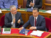 Országgyűlési hiszti után...kereszténydemokrata vastaps.