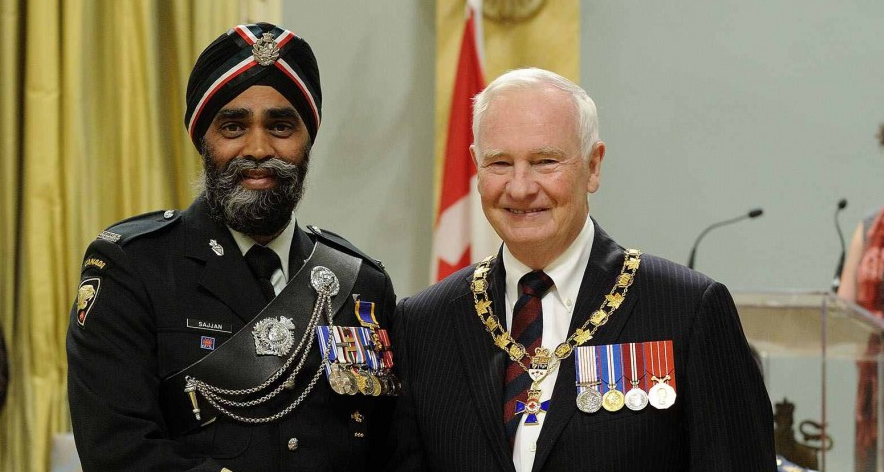 Az új honvédelmi miniszter David Johnston főkormányzóval.