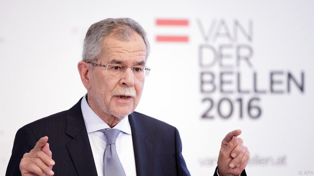 A 72 éves Alexander Van der Bellen lett Ausztria új államfője. Utolsó percben legyőzte a szélsőjobbot. 