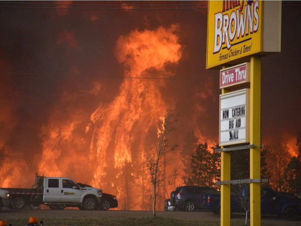 Erdőtűz Fort McMurrayben. Fotó: Edmonton Journal.