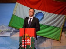 Szijjártó Péter az Ottawai Magyar Házban, 2016. október 23-án, ahol felmelegítette az aznap már egyszer Montreálban előadott kampánybeszédét.